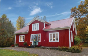2 Bedroom Lovely Home In Holmsjö